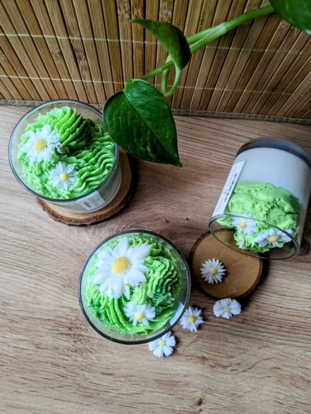 Sójová svíčka Jaro | Vůně: Zelený čaj a citronová tráva