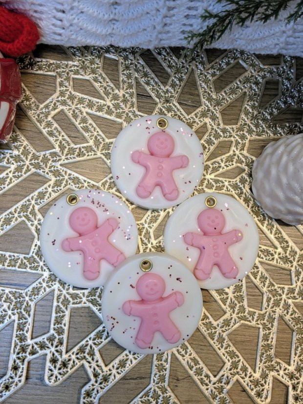 Vánoční závěsná dekorace - Typ dekoru: Růžový panáček 