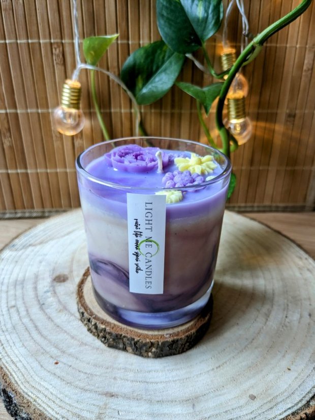 Mramorová sójová svíčka Levandulový závan | Vůně: levandule a citronová tráva - Objem: 170 ml