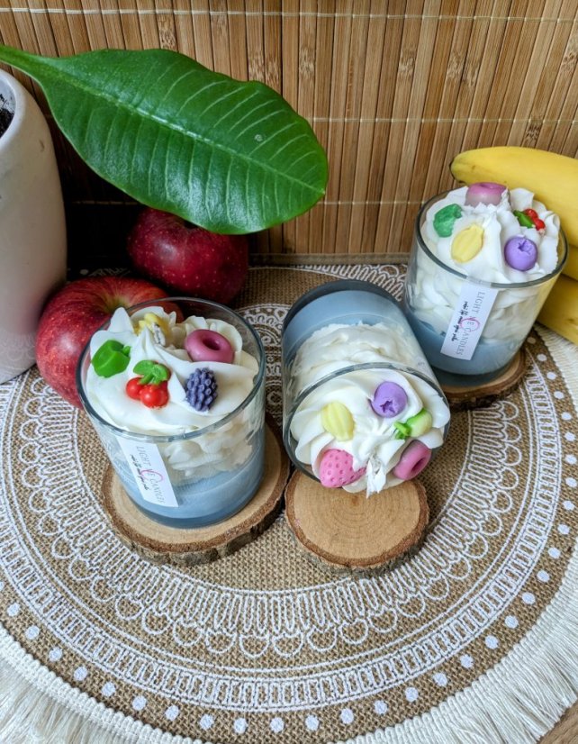 Sójová svíčka dezert | Vůně: pomeranč, santalové dřevo, bergamot, malina - Barva: Růžová